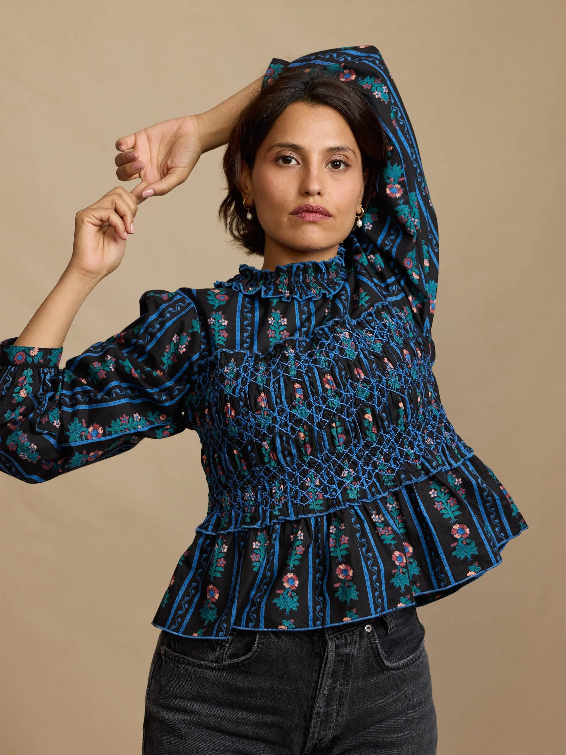 Arles top in winter sunflower