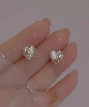 Brief White Alloy Zircon Tulip Cat Eye Ston Love Stud Earrings RG002