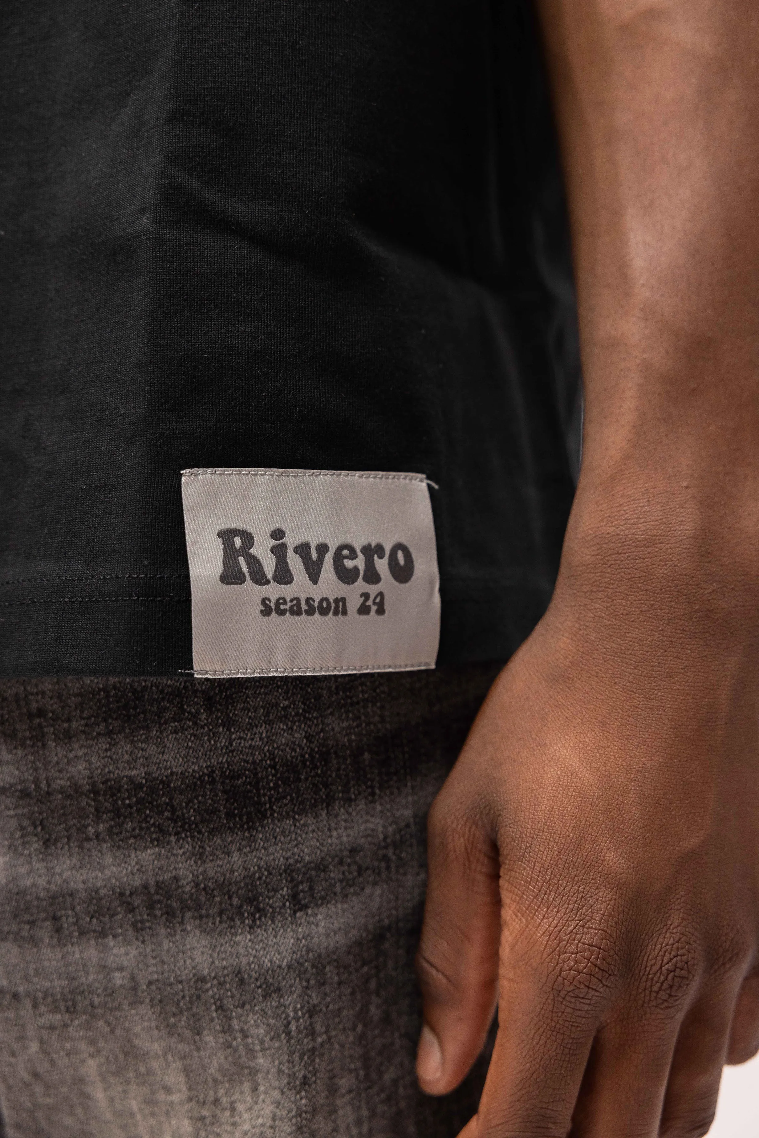 EMBOSSED OVERSIZED T-SHIRT BLACK
