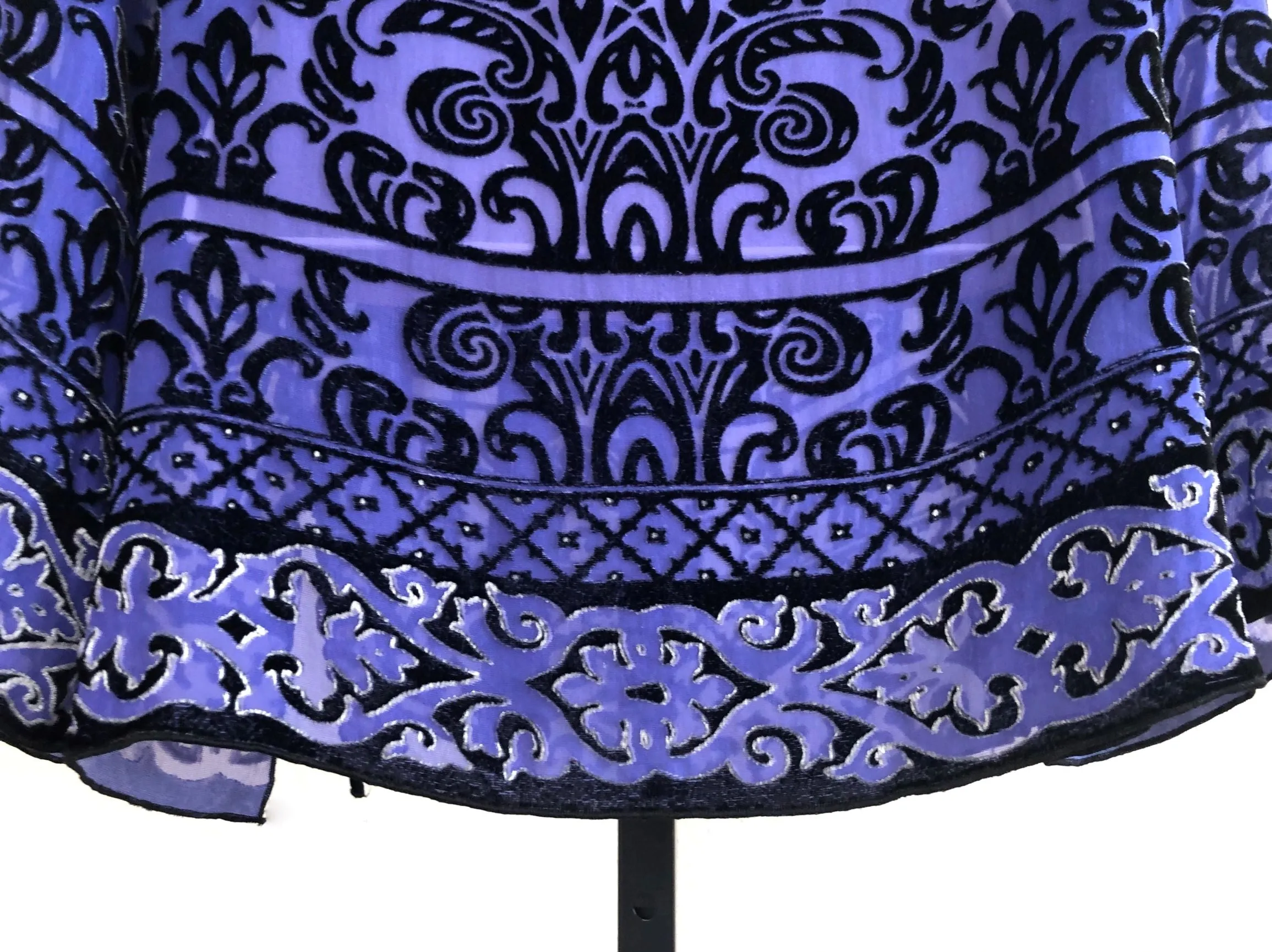 Hale Bob MEDIUM Purple Velvet Silk Blend Print Top