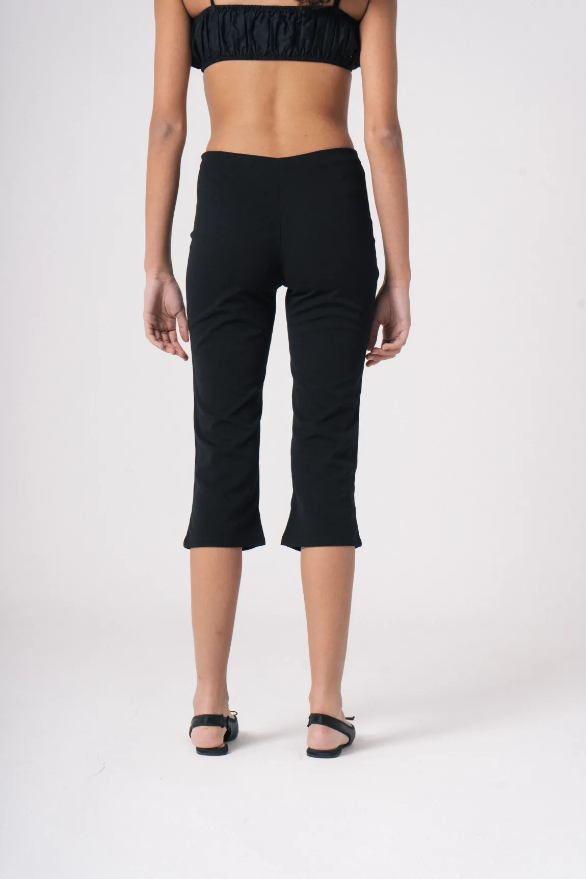 V-Edge Cropped Pants
