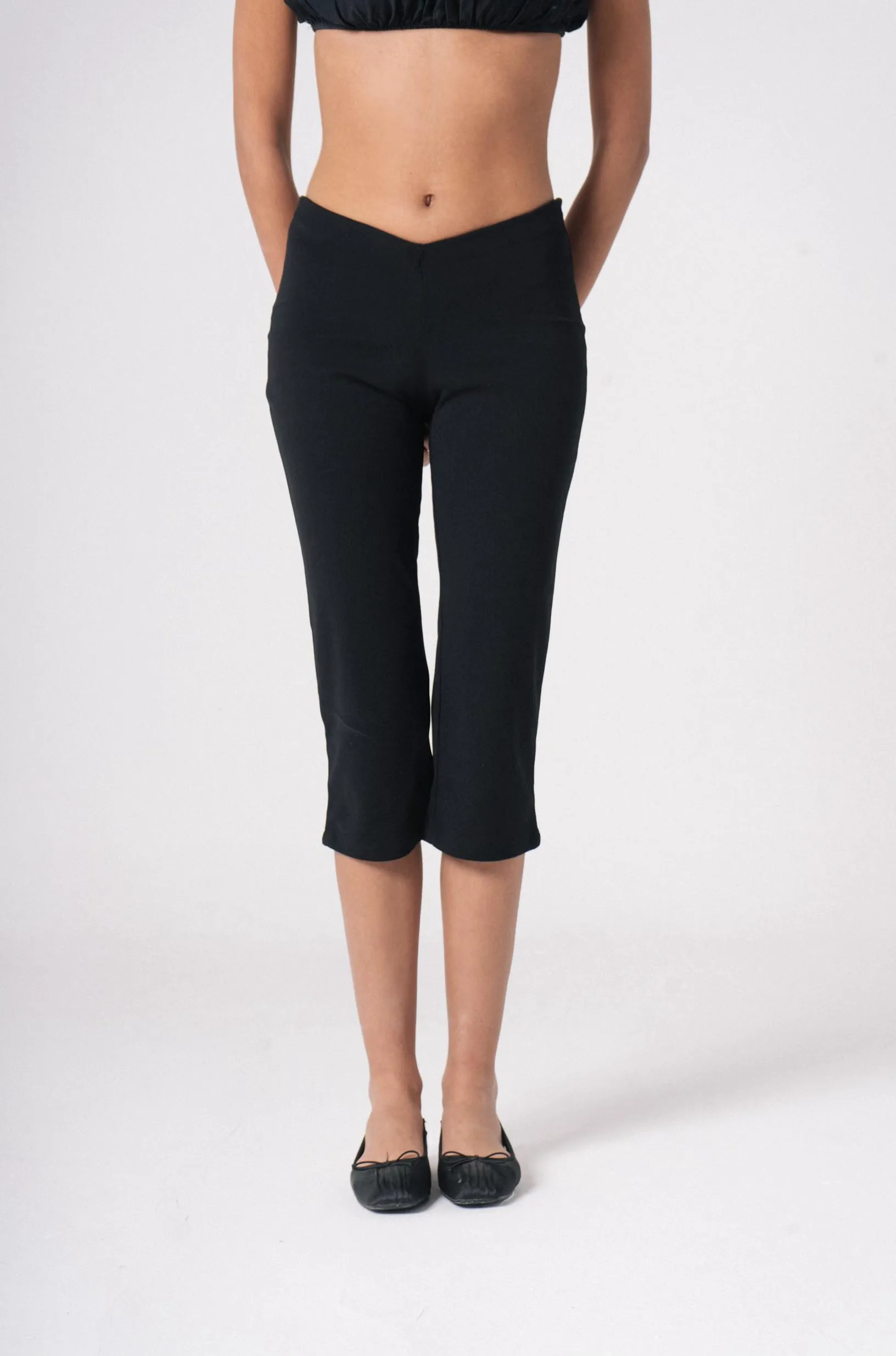 V-Edge Cropped Pants