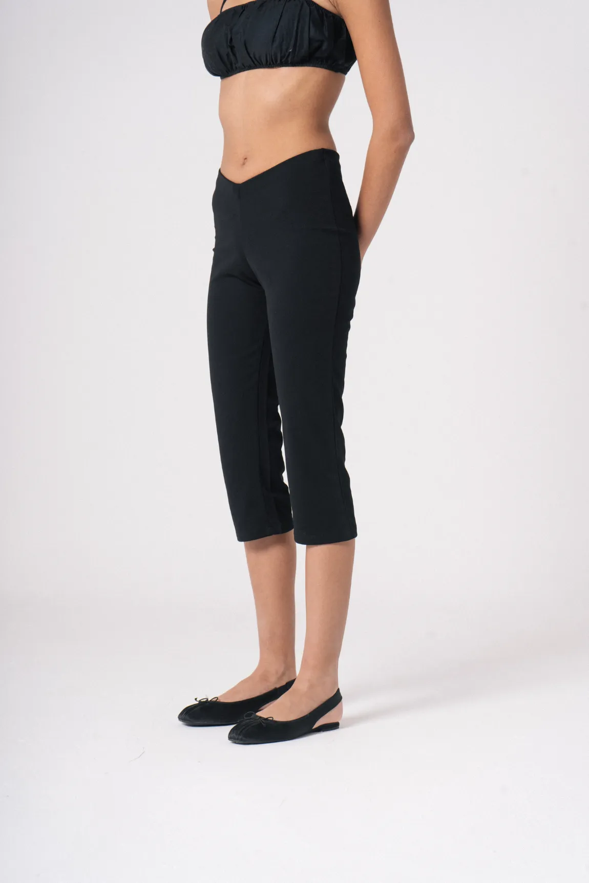 V-Edge Cropped Pants