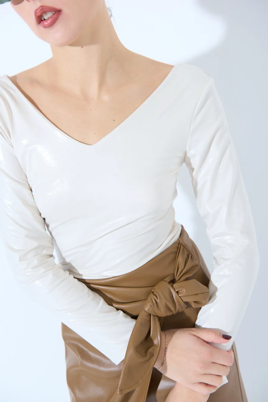 V-neck glossy fitted top wholesale