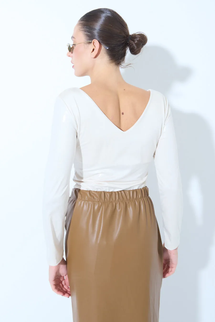 V-neck glossy fitted top wholesale