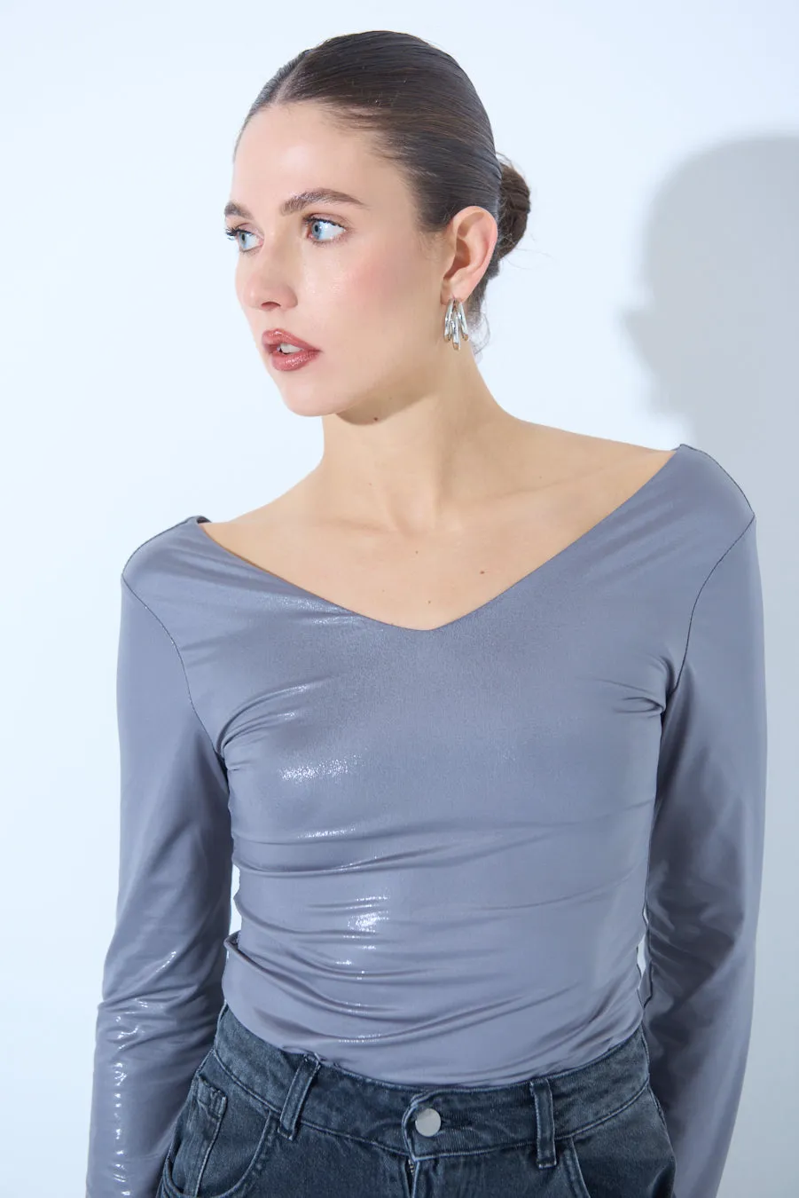V-neck glossy fitted top wholesale