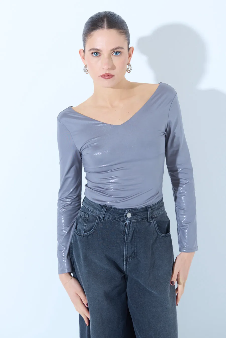 V-neck glossy fitted top wholesale